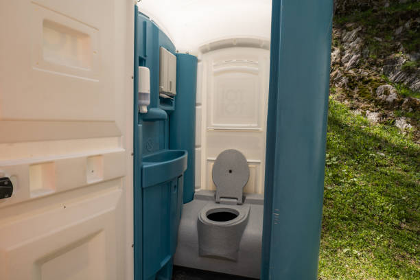 Best Construction site porta potty rental  in Salem, IN